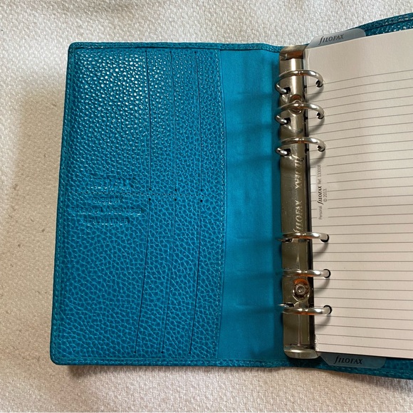 filoFAX Finsbury Teal Personal Pebbled Leather Organizer - Picture 5 of 11